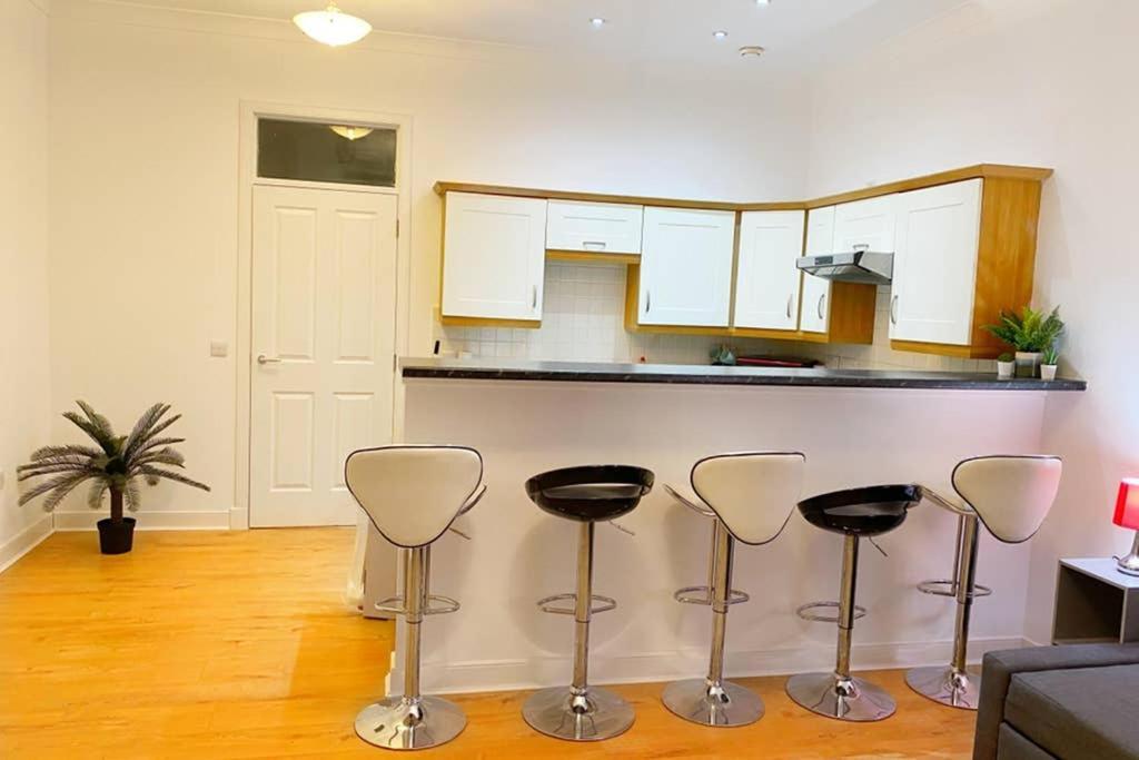Cozy Nights - Ibrox Street Apartment Glasgow Exterior photo