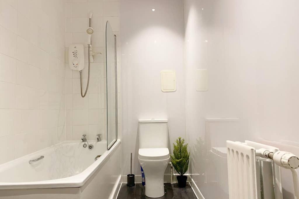Cozy Nights - Ibrox Street Apartment Glasgow Exterior photo
