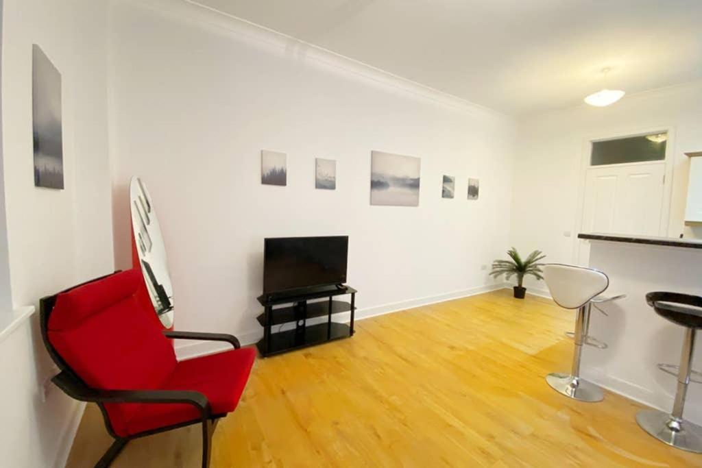 Cozy Nights - Ibrox Street Apartment Glasgow Exterior photo